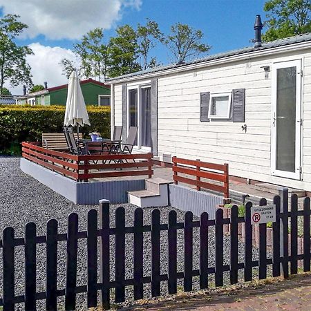 3 Bedroom Stunning Stacaravan In Tzummarum Kültér fotó