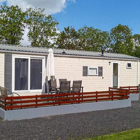 3 Bedroom Stunning Stacaravan In Tzummarum Kültér fotó