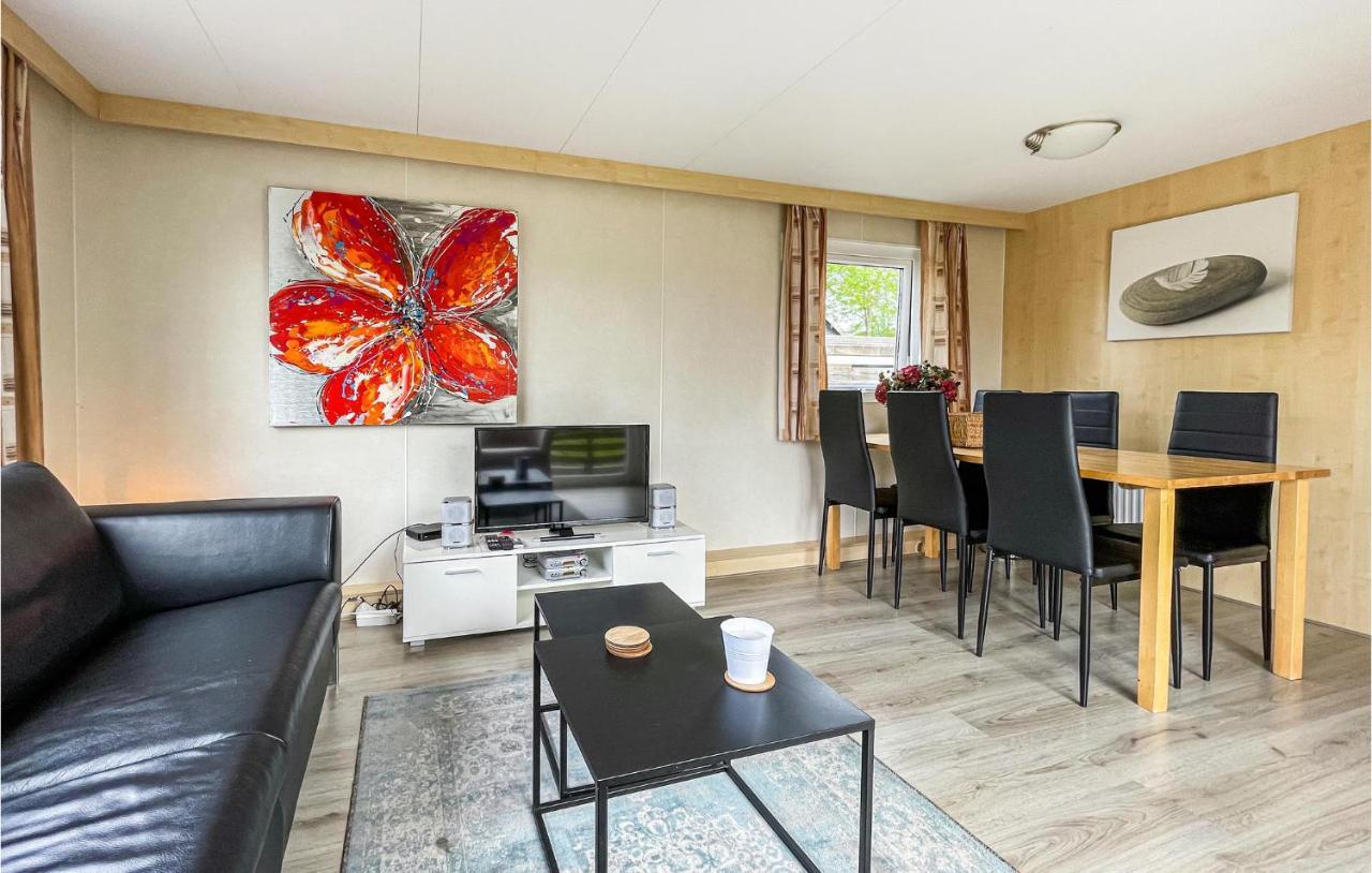 3 Bedroom Stunning Stacaravan In Tzummarum Kültér fotó