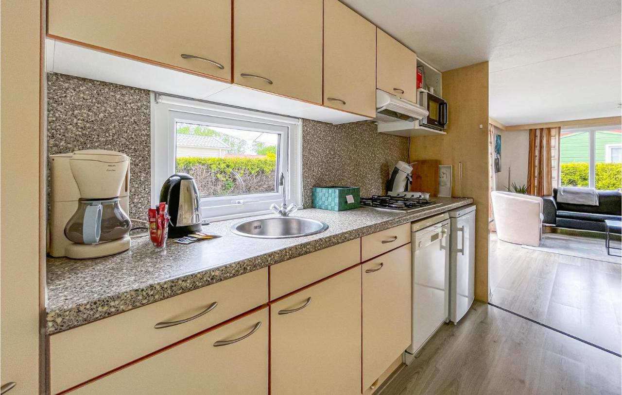 3 Bedroom Stunning Stacaravan In Tzummarum Kültér fotó